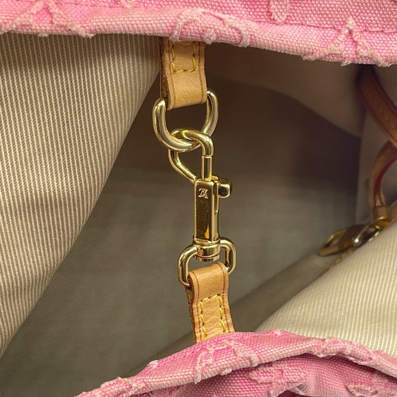 Louis Vuitton Neverfull Denim Stone Rose Appliqué - Picture 8 of 16